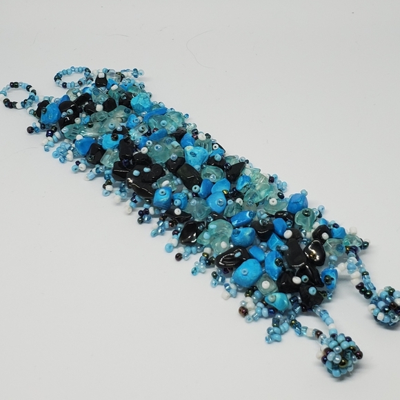 🌺 Vintage Carpet Bracelet - Picture 1 of 8
